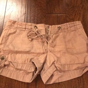 Cuffed Khaki shorts - size 8